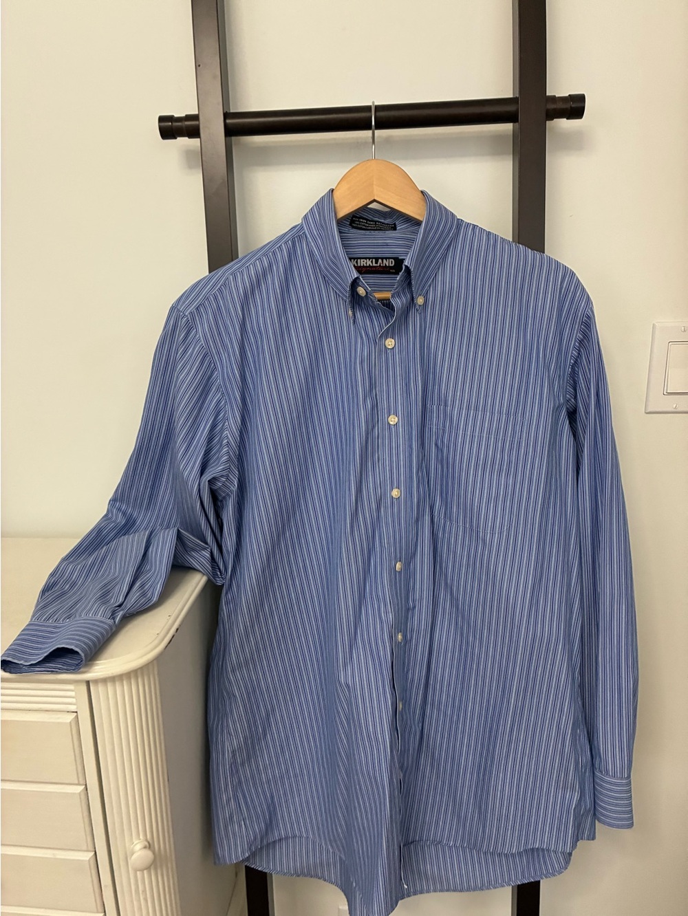Kirkland Signature Blue Stripe Button-Down Shirt. Cotton. Non iron. Size 16.5